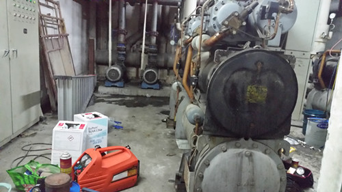 開利螺桿機保養